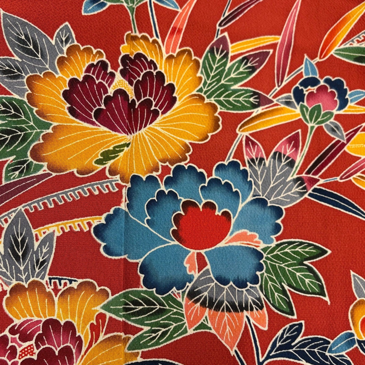 振袖 身丈157.5cm 裄丈66.5cm 正絹 美品 秀品 【中古】 美品】 振袖 身丈157.5cm 裄丈64.5cm M 袷 草花 ヱ霞 縮緬 ぼかし 朱色