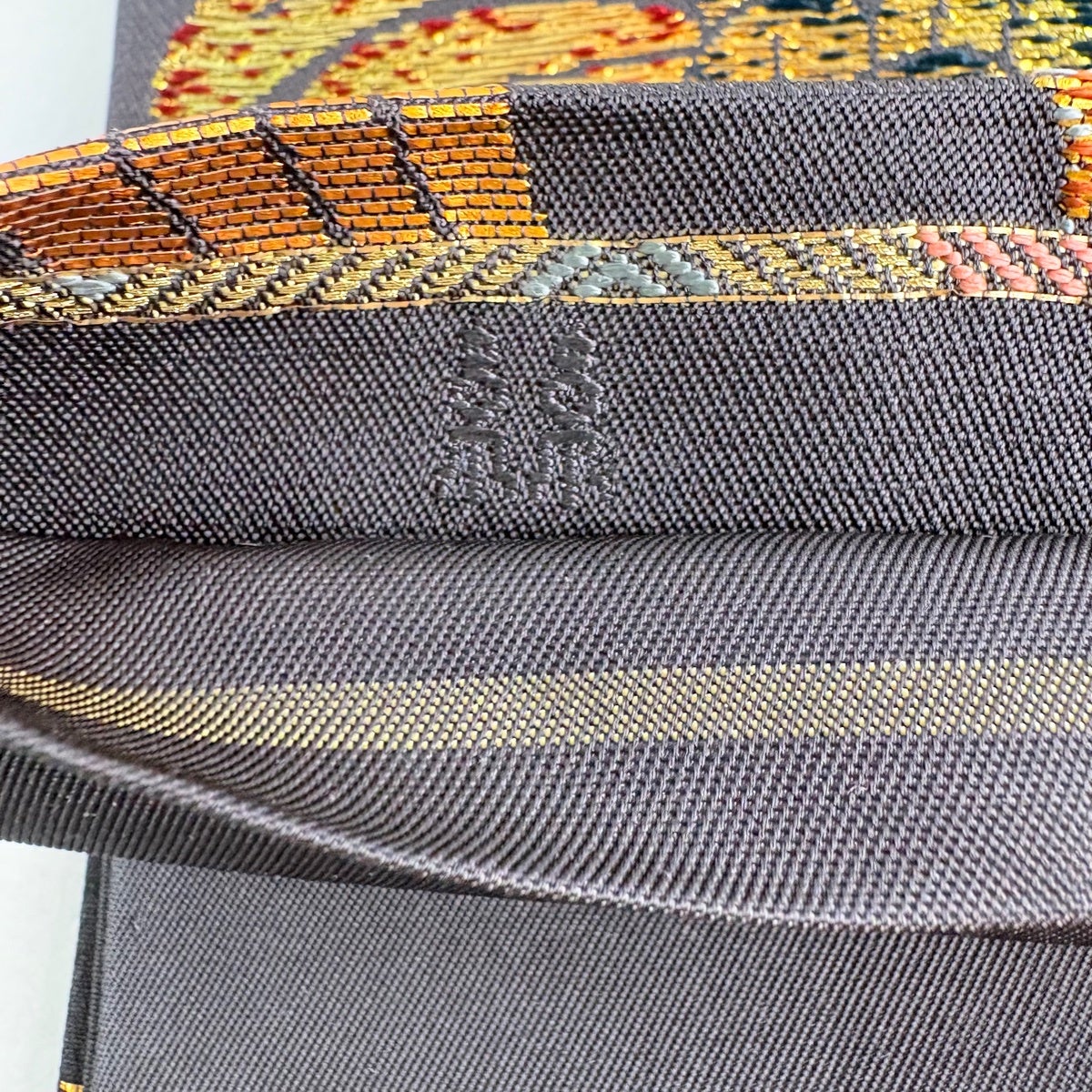 美品】 袋帯 名品 福壽牡丹文 箔 金糸 墨色 全通 正絹｜中古・古着