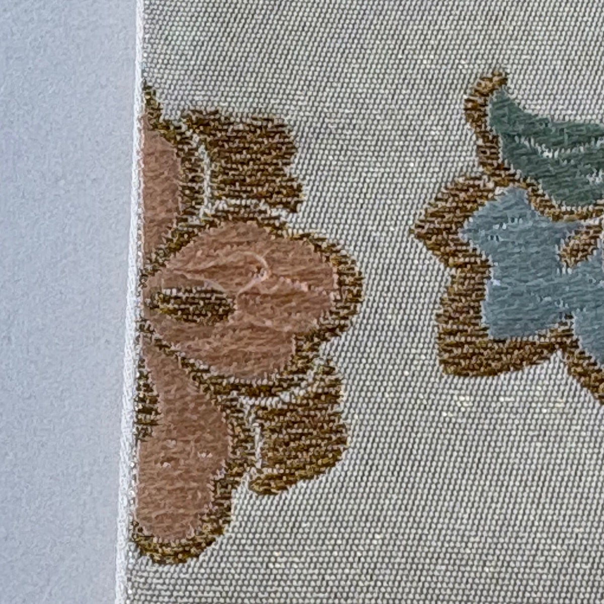 美品】 袋帯 名品 落款あり 本家加納 華文 花唐草 唐織 金糸 金色 六通