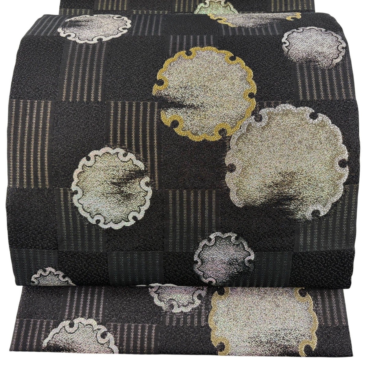 美品】 袋帯 名品 雪輪 市松 箔 金糸 黒 六通 正絹｜中古・古着