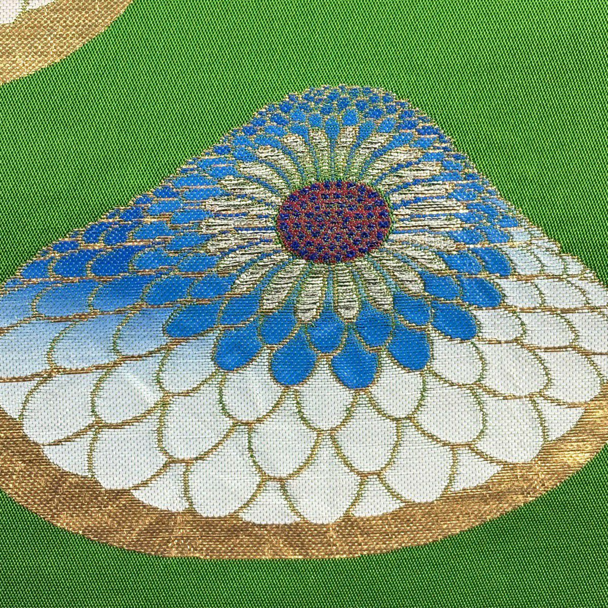 袋帯 逸品 龍村平蔵 落款あり 追粉菊錦 刺繍 箔 黄緑色 お太鼓柄 正絹