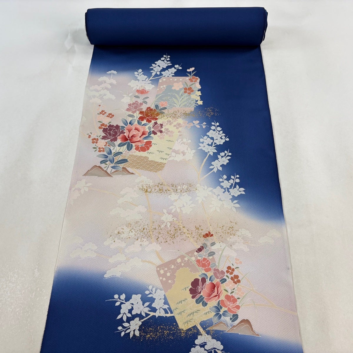反物 秀品 付下げ 草花 破れ色紙 金彩 ぼかし 紺色 正絹｜中古・古着