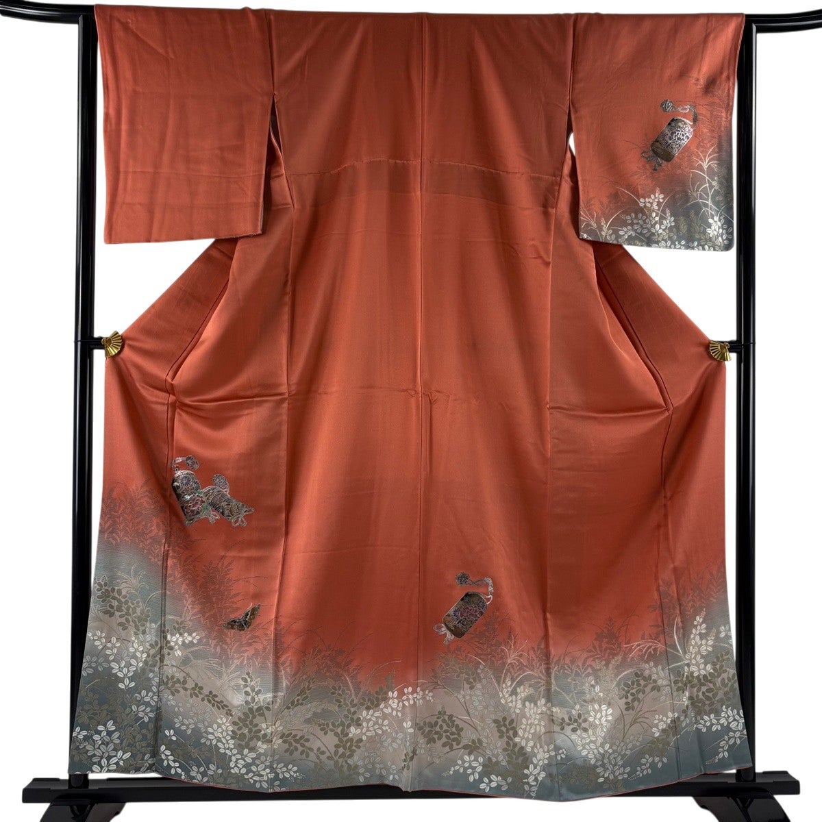 訪問着 身丈158cm 裄丈62cm 正絹 名品 【中古】 訪問着 身丈158cm 裄丈64.5cm M 袷 印籠 蝶 螺鈿 金銀彩 サーモン