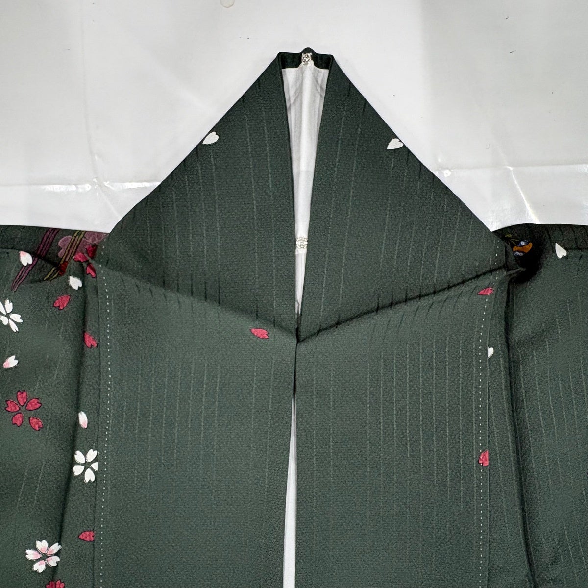 美品】 小紋 身丈161cm 裄丈67cm M 袷 桜 櫛 深緑 正絹 秀品｜中古