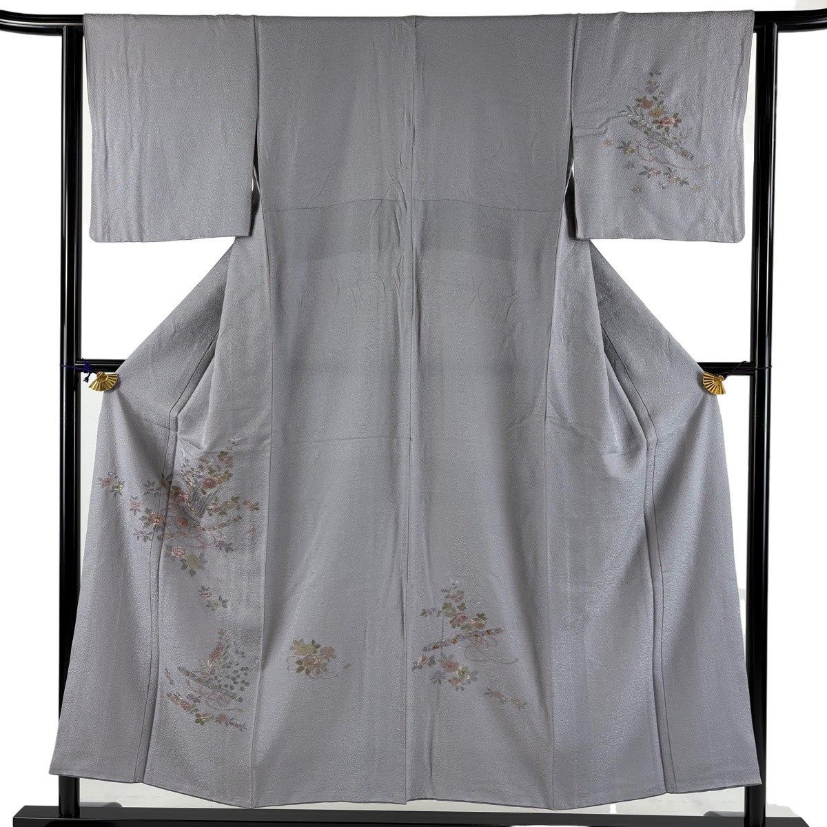 付下げ 身丈152cm 裄丈62.5cm 正絹 名品 【中古】 付下げ 身丈152.5cm 裄丈62.5cm S 袷 和楽器 草花 金糸 刺繍 灰紫 正絹