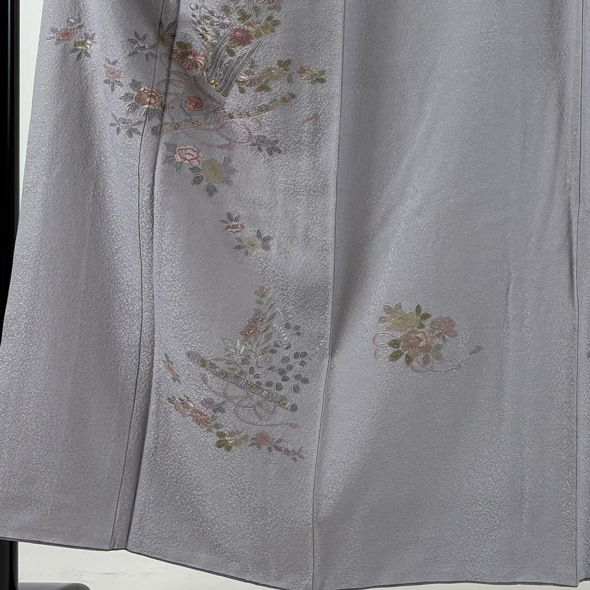 付下げ 身丈152.5cm 裄丈62.5cm 正絹 逸品 【中古】 付下げ 身丈152cm 裄丈62cm S 袷 雪輪 草花 刺繍 抹茶色 正絹 秀品