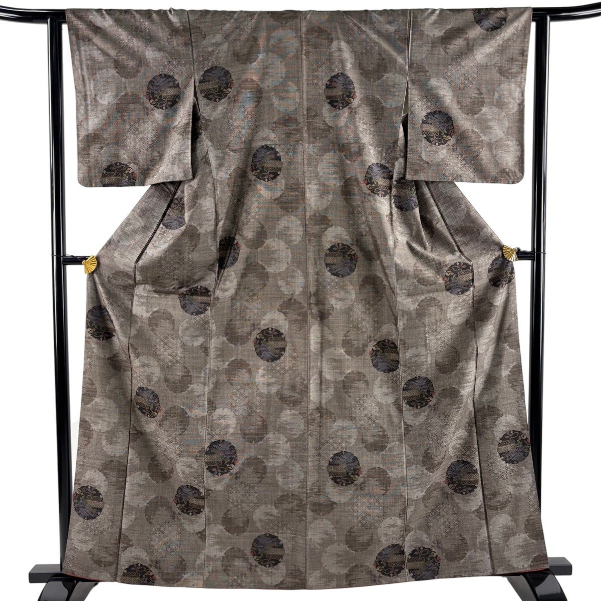 美品】 紬 身丈154cm 裄丈62.5cm S 袷 草花 亀甲 紺色 正絹 秀品｜中古