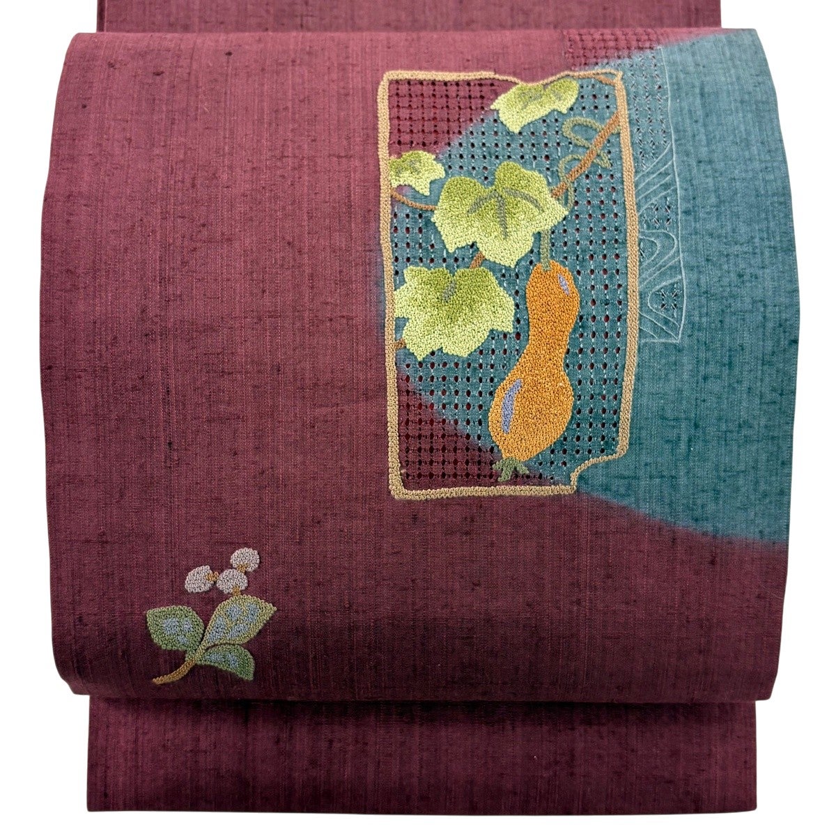 美品】 開き名古屋帯 秀品 紬地 瓢箪 相良刺繍 赤紫 正絹｜中古・古着