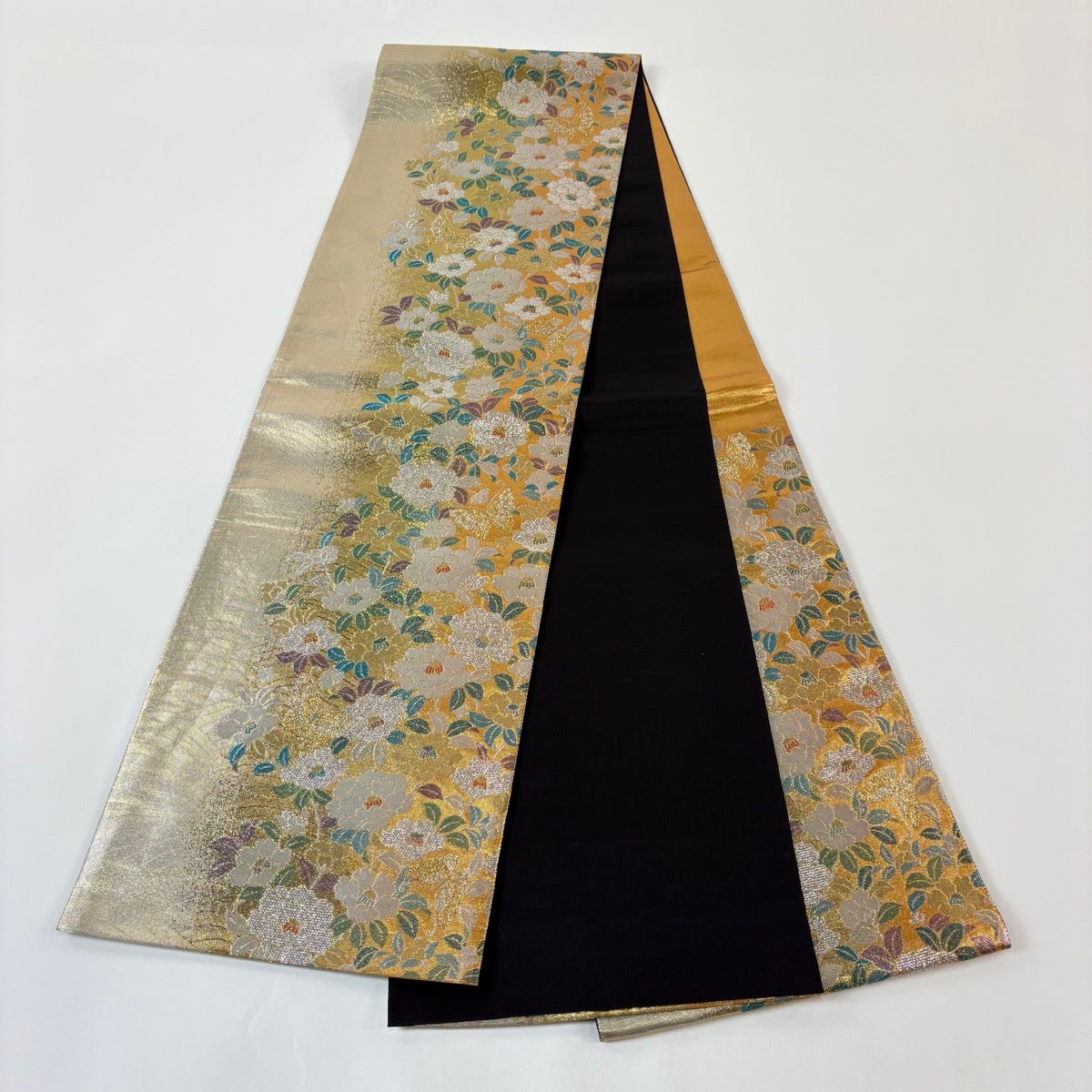 美品】 袋帯 秀品 招宴美之香 椿 蝶 金銀糸 箔 金色 六通 正絹｜中古