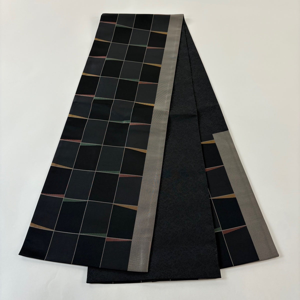 美品】 袋名古屋帯 秀品 格子 幾何学模様 黒灰 正絹｜中古・古着