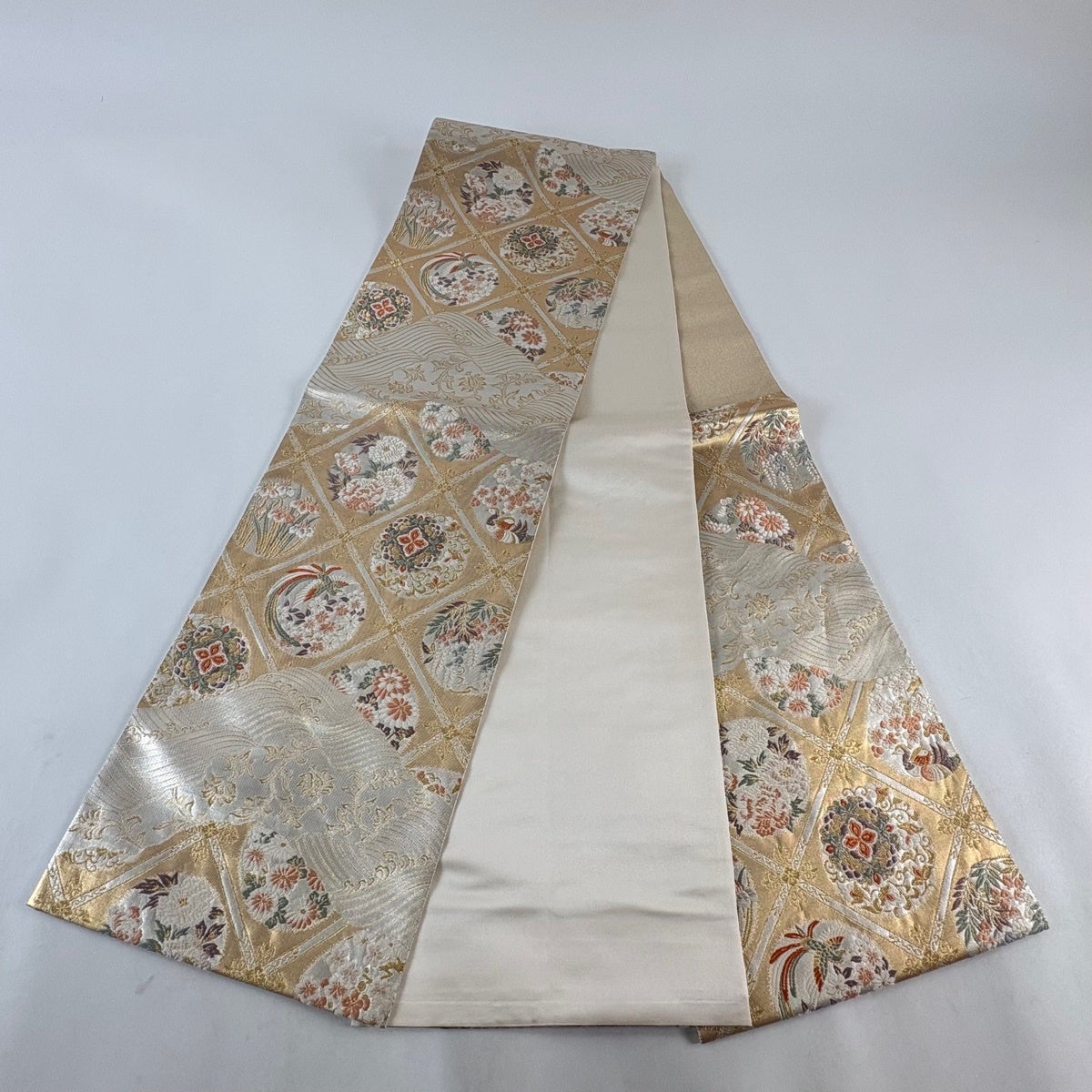 【中古】 袋帯 純金箔 正絹(金銀糸除く) ゴールド 鳥柄 花柄 華やか 和装 呉服 和服 きもの レディース 女性 美品】 袋帯 秀品 華文 花鳥 金糸 箔 金色 六通 正絹｜中古・古着