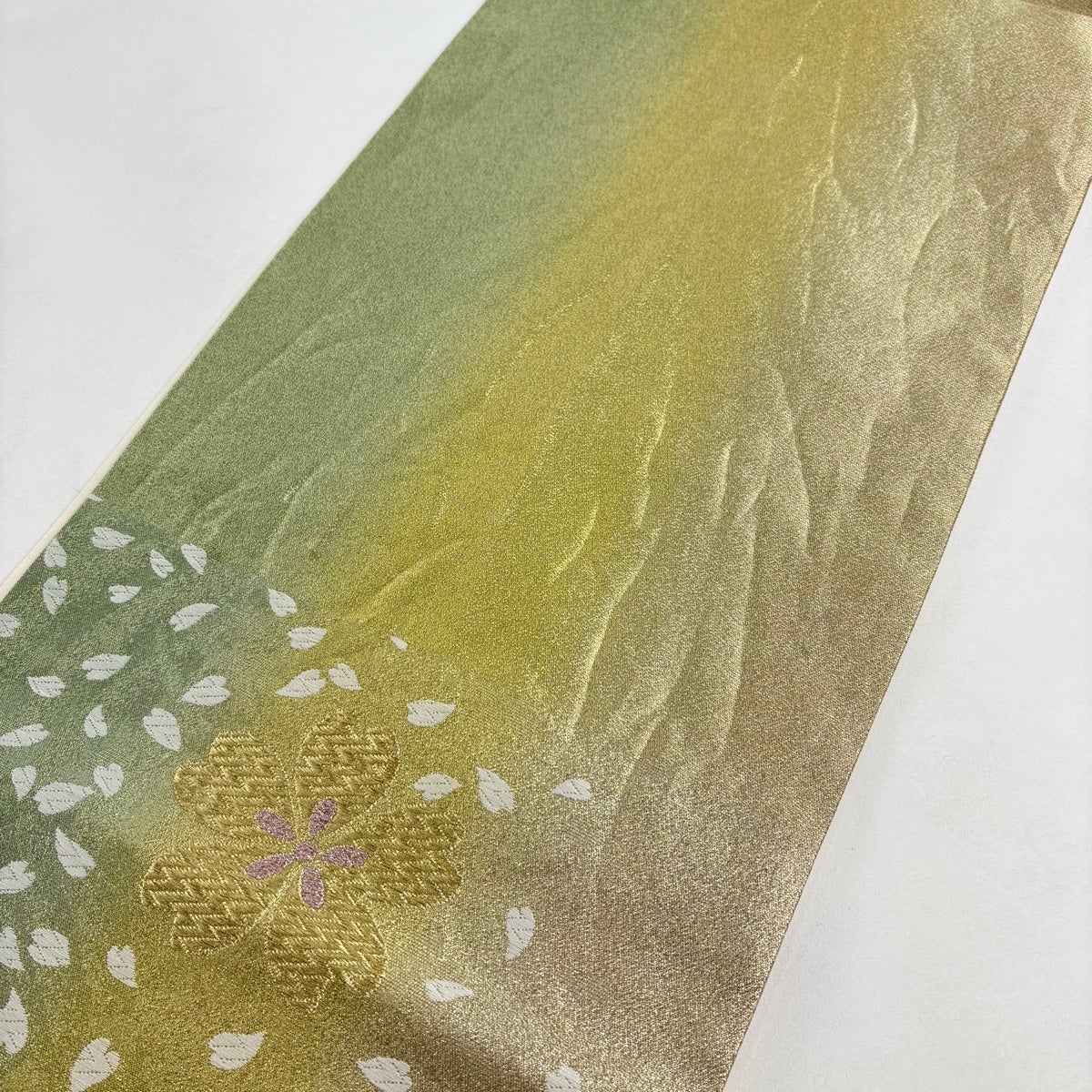 美品】 袋帯 秀品 桜 花びら 金銀糸 唐織 金色 六通 正絹｜中古・古着