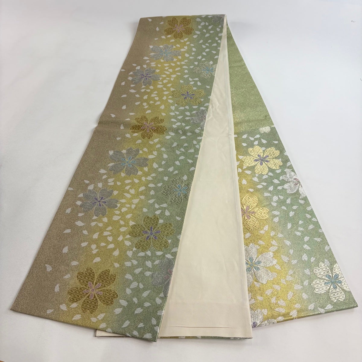 美品】 袋帯 秀品 桜 花びら 金銀糸 唐織 金色 六通 正絹｜中古・古着