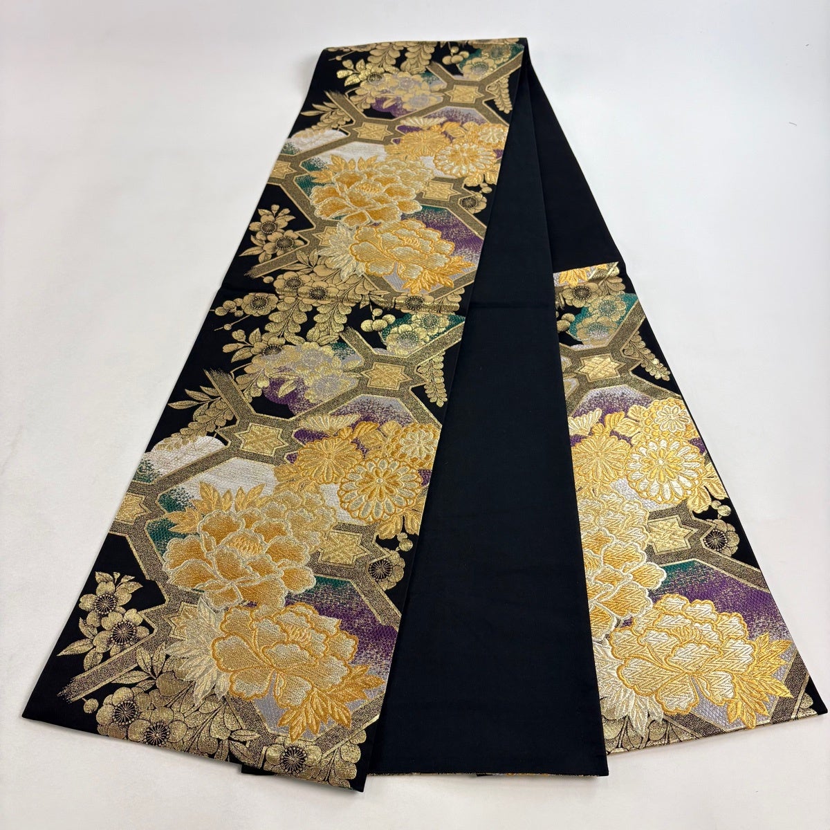 美品】 袋帯 秀品 草花 亀甲 箔 金銀糸 黒 六通 正絹｜中古・古着