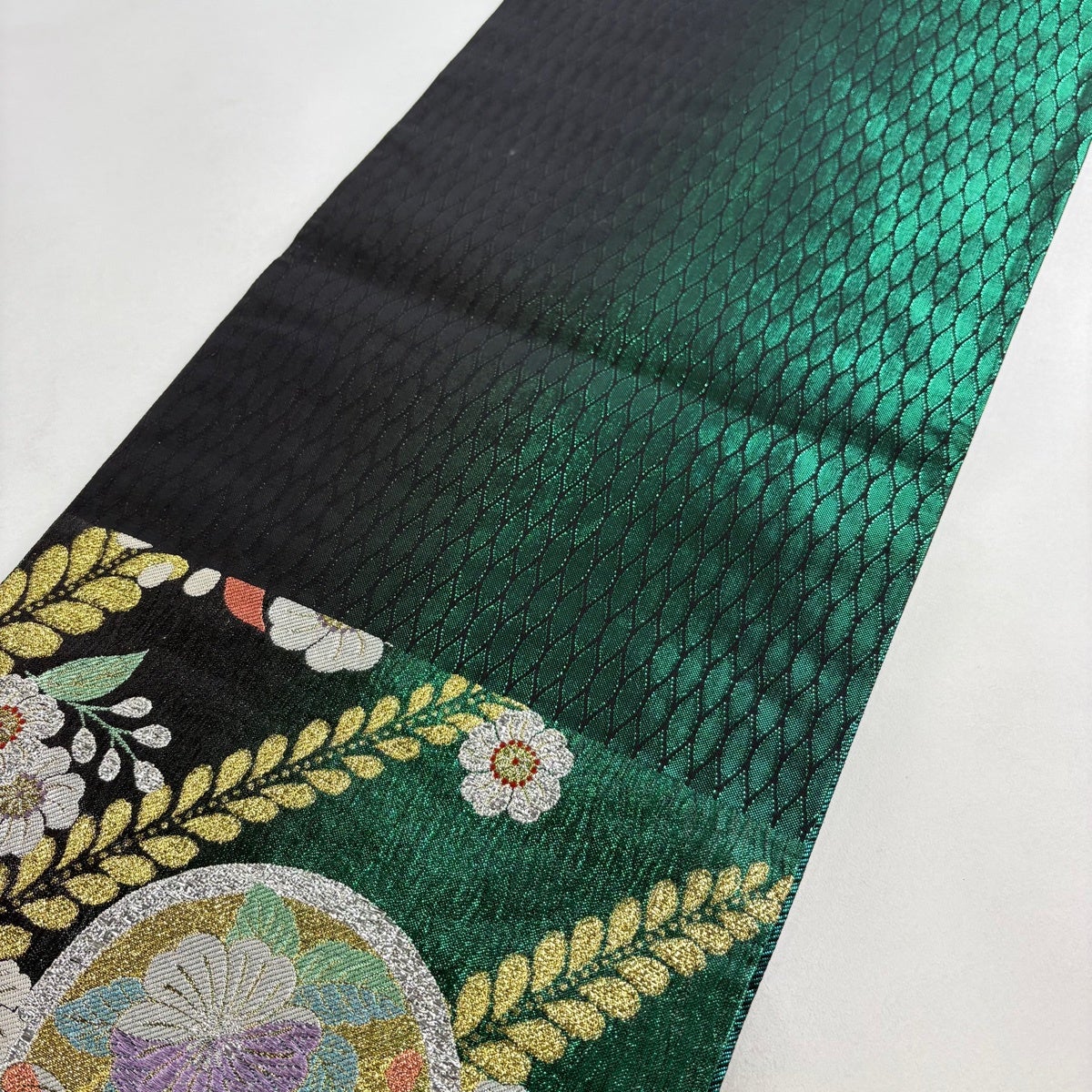 美品】 袋帯 秀品 蝶 草花 箔 緑 六通 正絹｜中古・古着・リサイクル