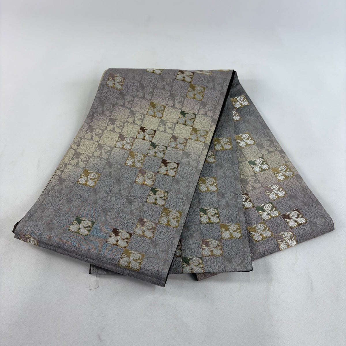袋帯 中古 リサイクル 兎の図 うさぎ 箔糸 鼠系色 金銀 A857-7 袋帯 秀品 やまと 桜 うさぎ 金銀糸 箔 金色 六通 正絹｜中古・古着