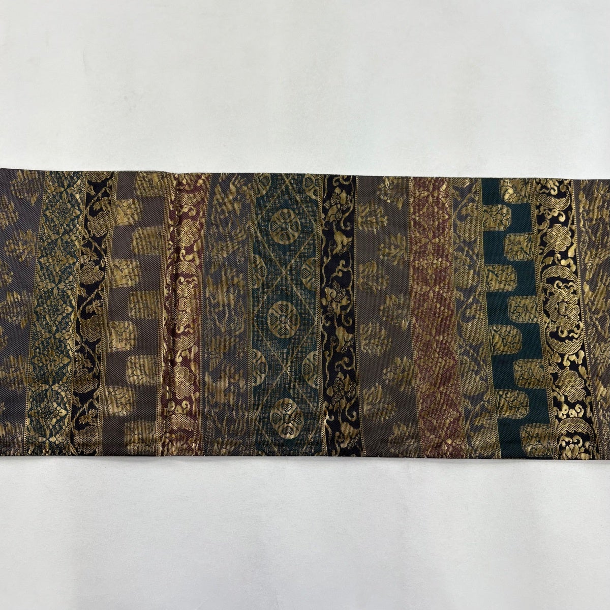 美品】 袋帯 名品 関西仕立て 動物 草花 金銀糸 輪奈織 灰緑 六通 正絹