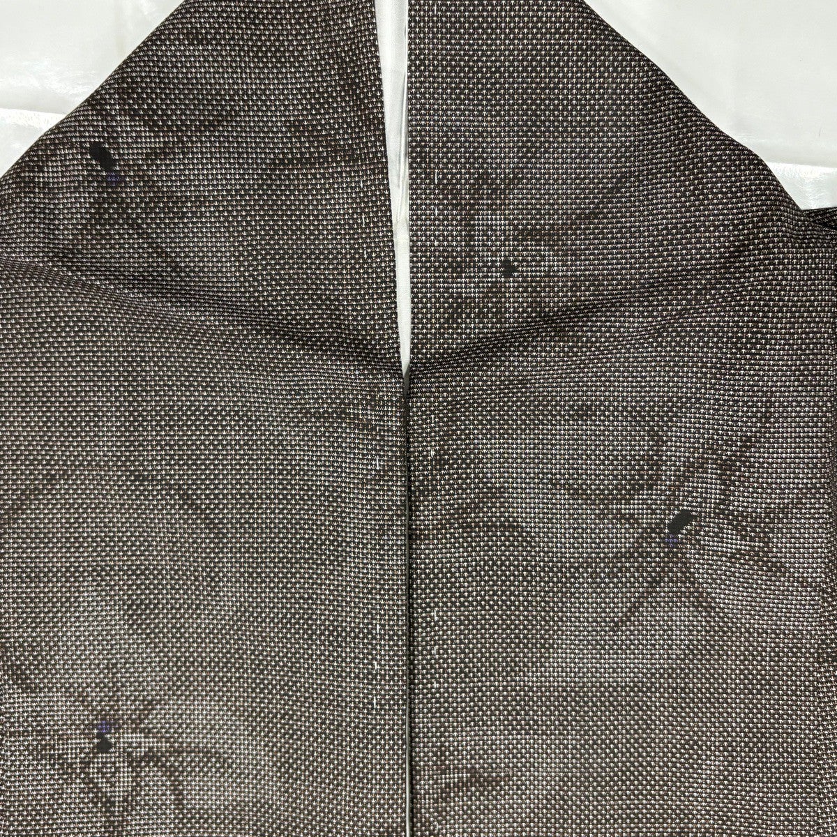 【美品】 紬 身丈151.5cm 裄丈62.5cm 正絹 秀品 【中古】 美品】 紬 身丈154cm 裄丈62.5cm S 袷 花唐草 焦茶色 正絹 秀品｜中古
