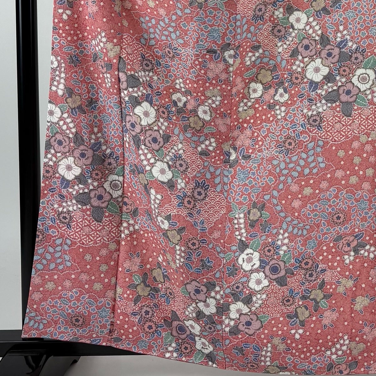 美品】 小紋 身丈163cm 裄丈66cm M 袷 辻が花柄 雲文 ピンク 正絹 秀品 美品】 小紋 身丈163cm 裄丈66cm M 袷 辻が花柄 雲文 ピンク 正絹 秀品
