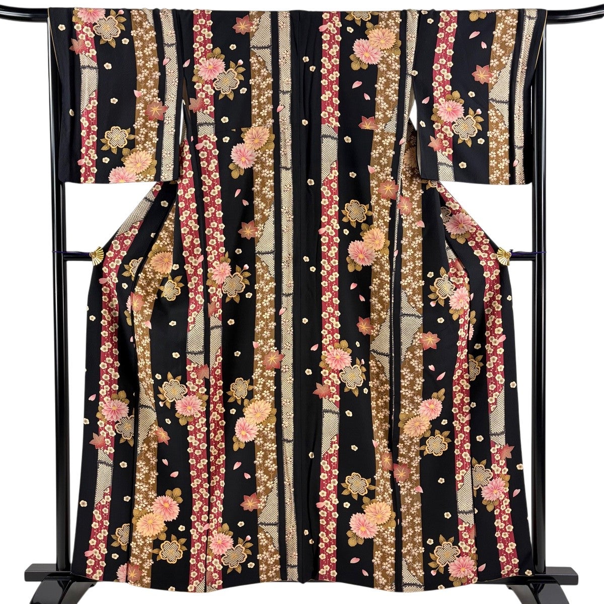 美品】 紬 身丈153cm 裄丈65cm M 袷 器物 花 黒 正絹 秀品｜中古・古着
