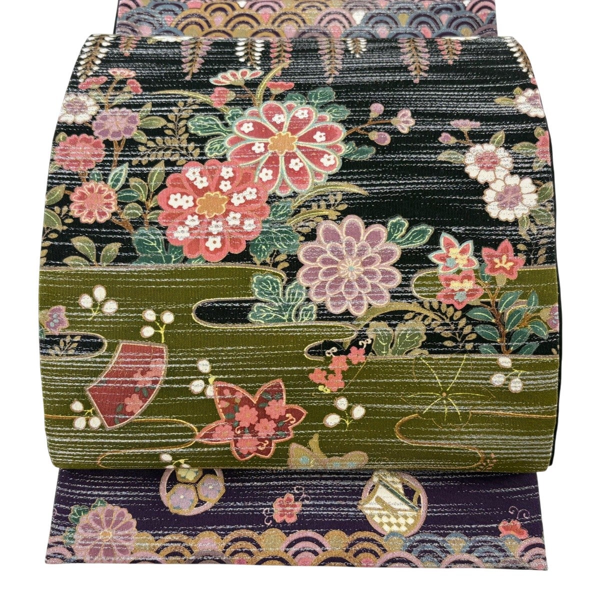 Ｂお仕立て上がり正絹振袖　サビ朱色地に花、青海波模様　金糸刺繍等　綸子生地 22200587-A.jpg