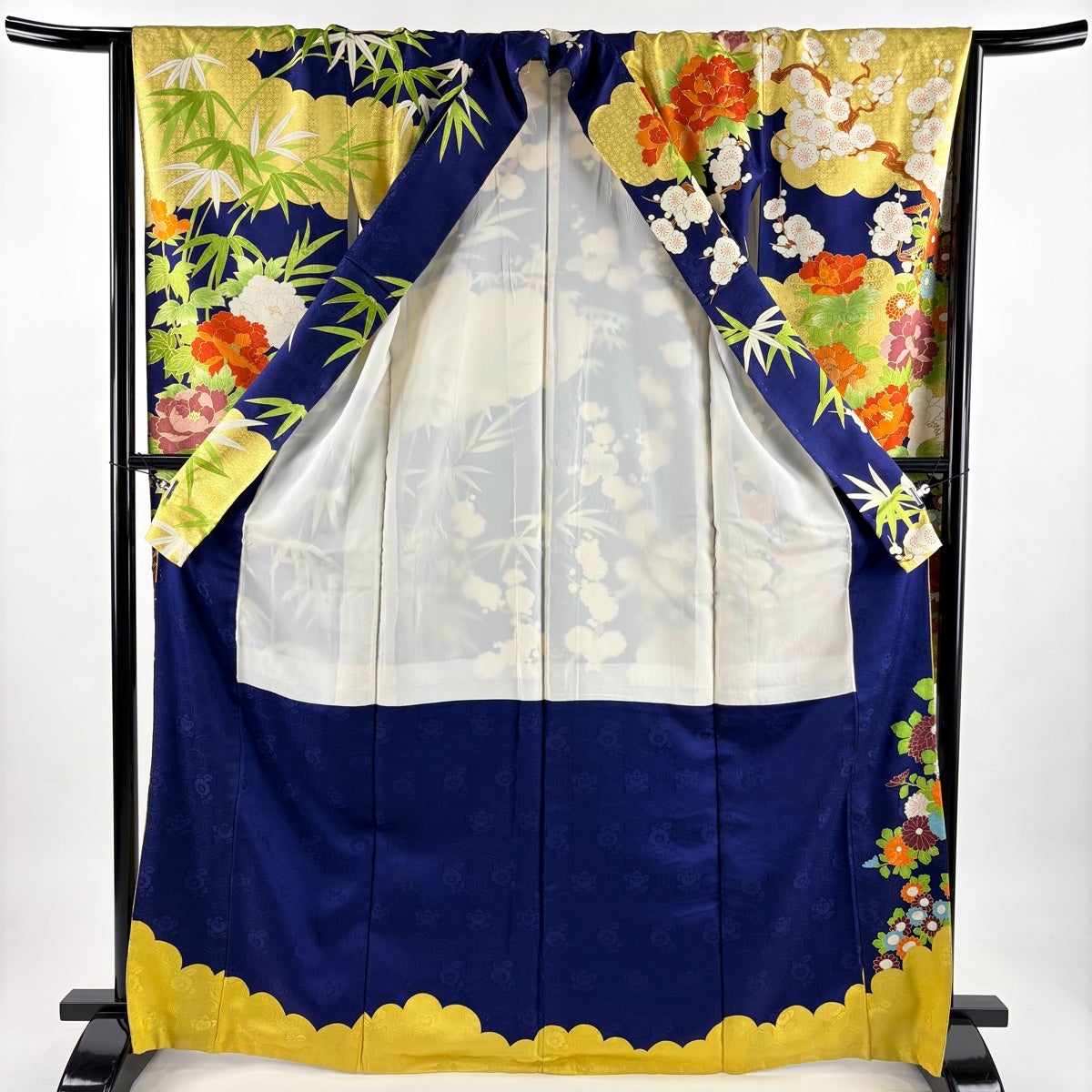 165cm　Lサイズ　人気の濃青　金彩づかいの花車　正絹振袖　a205 青地 花車 牡丹 藤 振袖 金彩 正絹 身丈157華やか 成人式 結婚式