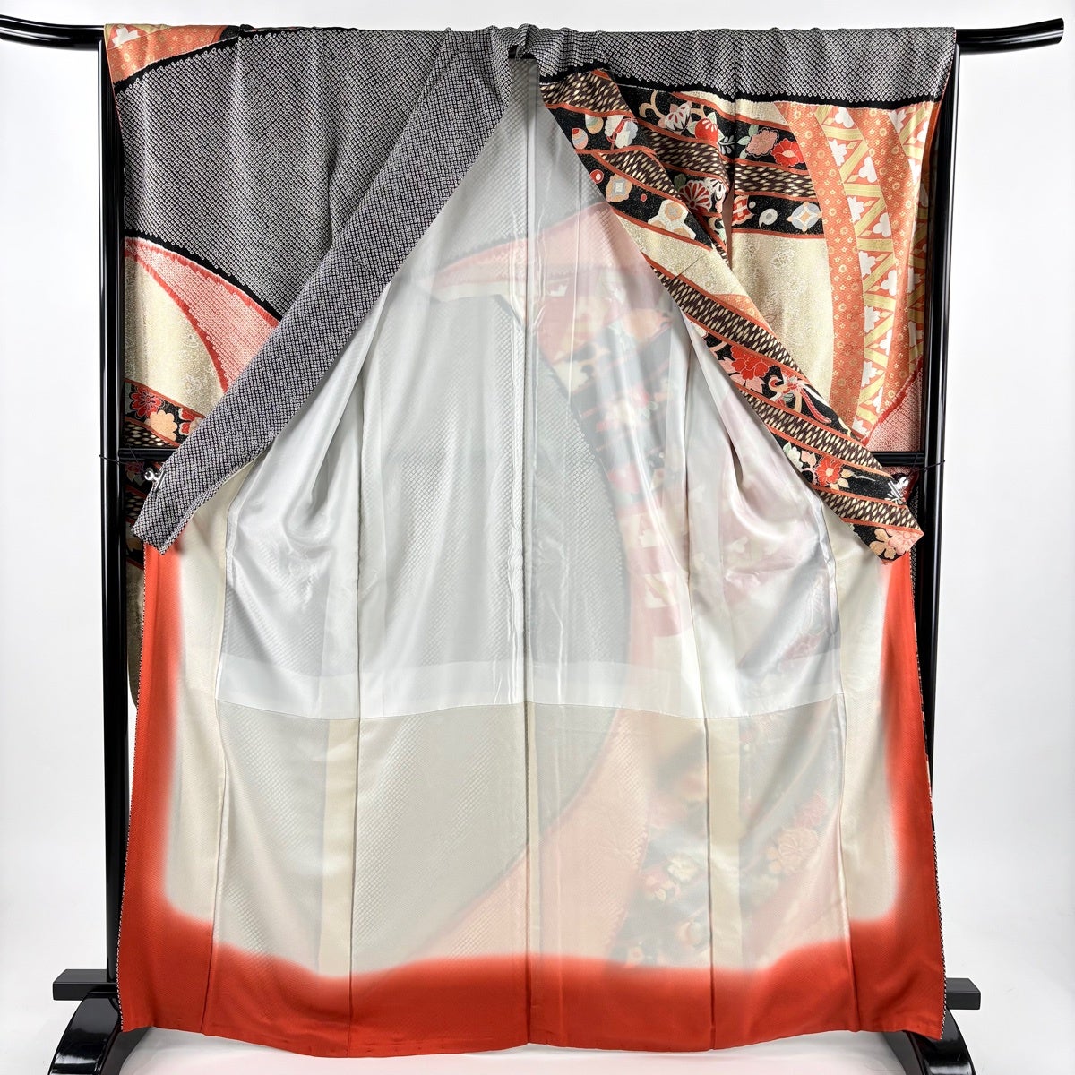 振袖 身丈167.5cm 裄丈69cm 正絹 逸品 【中古】 振袖 身丈167cm 裄丈69cm L 袷 花鳥 宝尽くし 絞り 金彩 黒 正絹 秀品