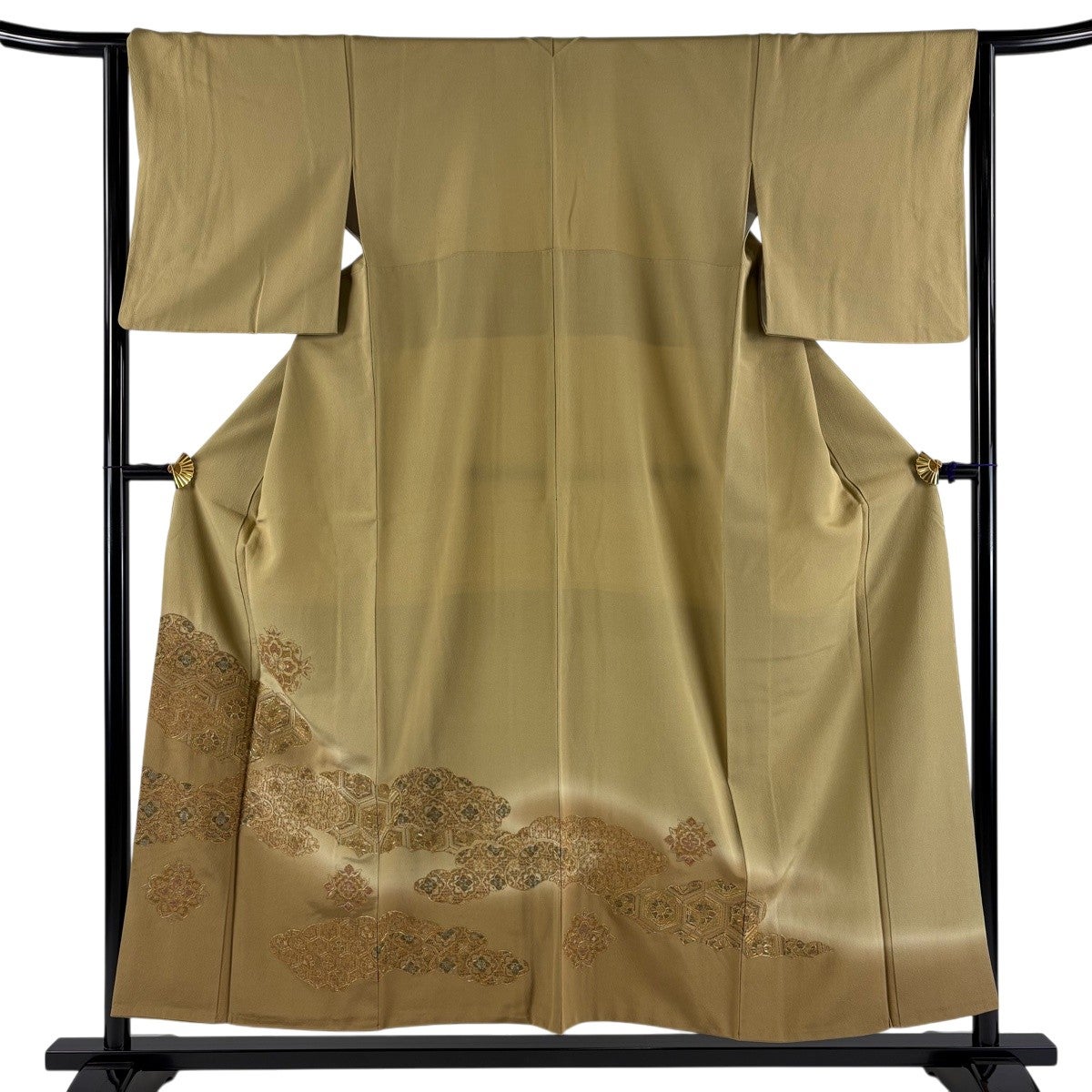 色留袖 身丈152cm 裄丈62cm 正絹 美品 秀品 【中古】 訪問着 身丈152cm 裄丈64cm M 単衣 牡丹 秋草 金彩 灰色 正絹 優品