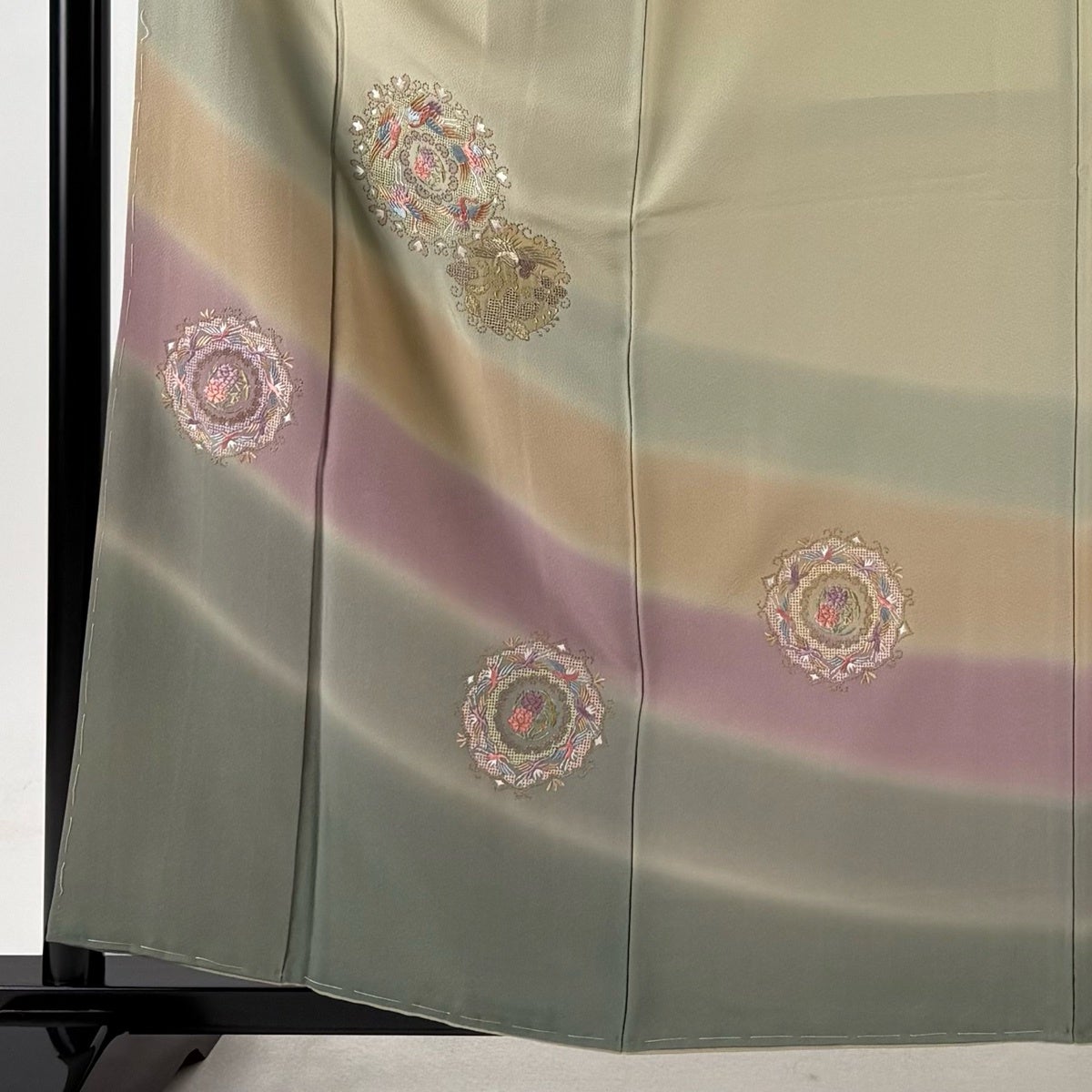 付下げ 身丈158.5cm 裄丈62cm S 袷 華文 花鳥 金糸 刺繍 灰茶 正絹 秀