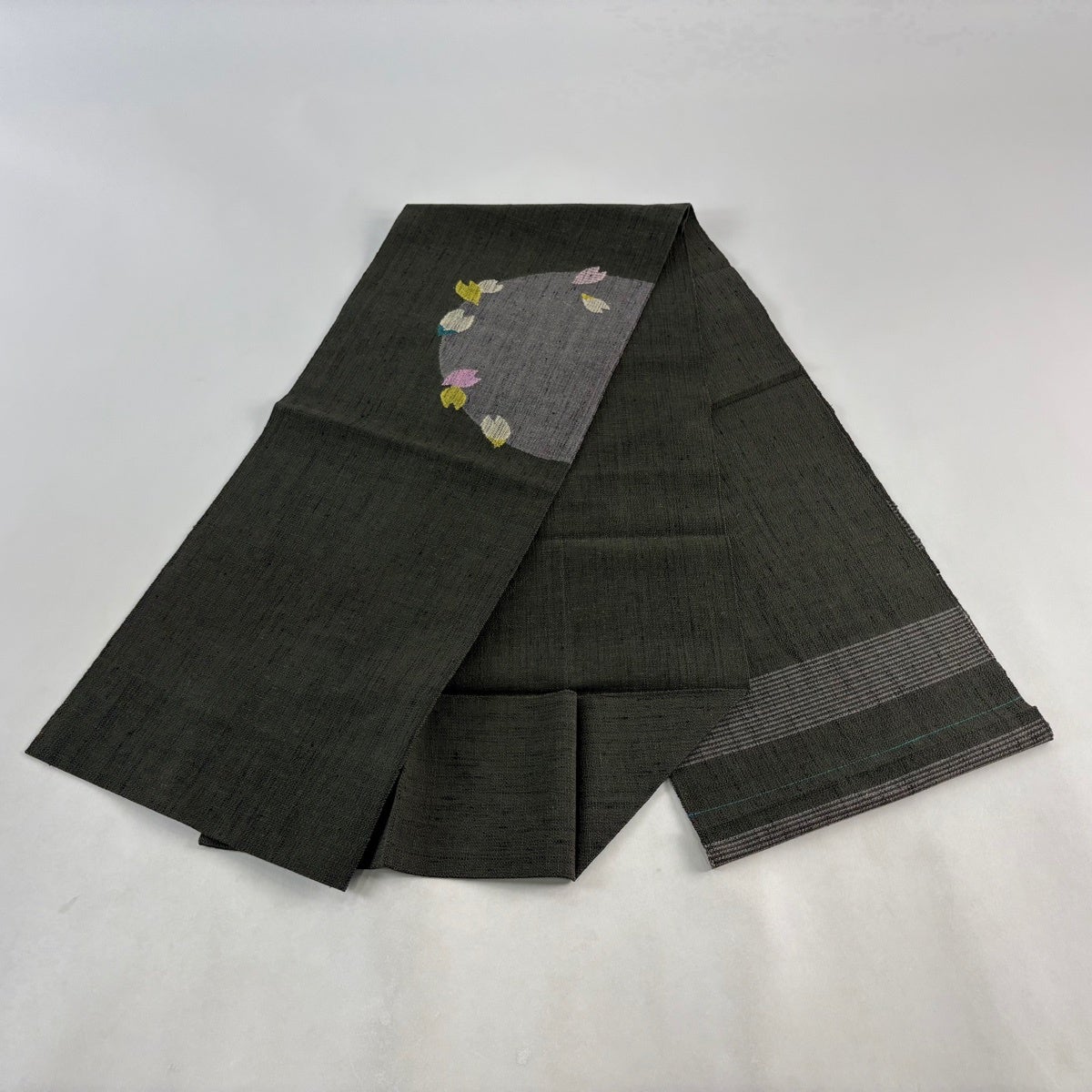 名古屋帯 秀品 八寸名古屋帯 松葉仕立て 桜の花びら 深緑 正絹｜中古