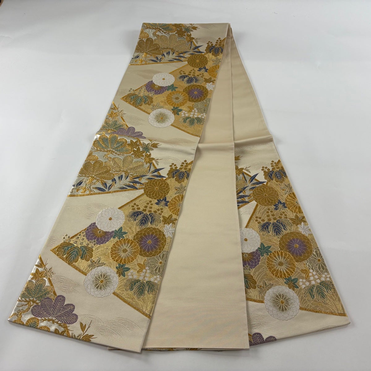 美品】 袋帯 秀品 菊 桐 金糸 箔 ベージュ 六通 正絹｜中古・古着
