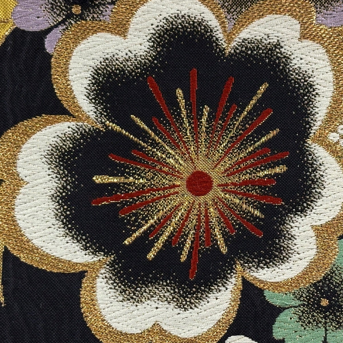 正絹 金糸箔 流水に桜模様織出し袋帯 美品】 袋帯 秀品 振袖向き 桜 花びら 金糸 箔 黒 六通 正絹｜中古