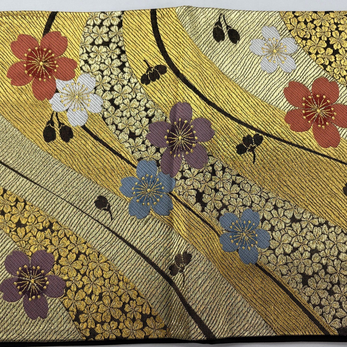 美品】 袋帯 秀品 振袖向き 桜 金糸 金色 六通 正絹｜中古・古着