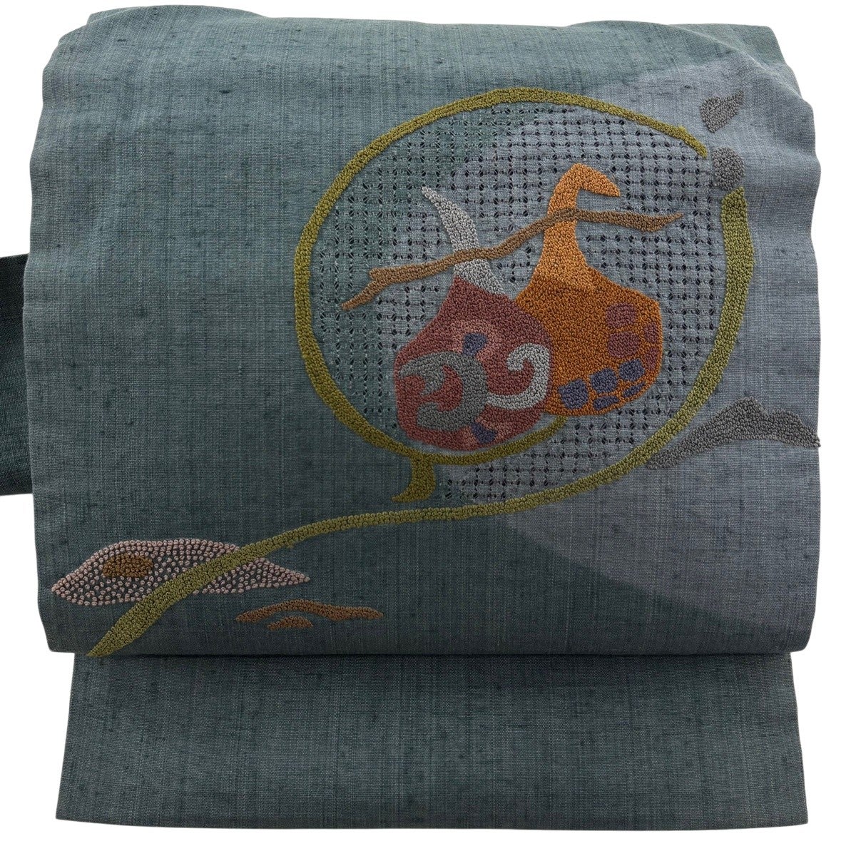 名古屋帯 秀品 紬地 玩具 七宝 相良刺繍 刺し子刺繍 灰緑 正絹｜中古