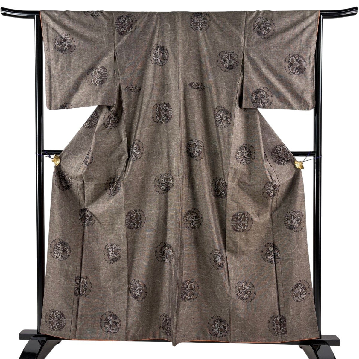 紬 秀品 161cm 67cm 正絹 【中古】 紬 身丈161cm 裄丈64.5cm M 袷 幾何学 灰白 正絹 秀品｜中古・古着