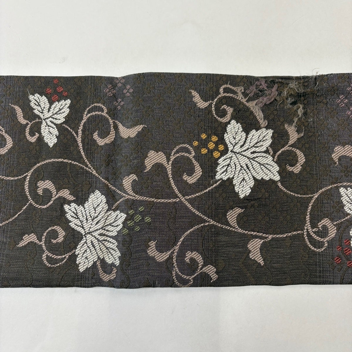 名古屋帯 名品 葡萄唐草 灰茶 正絹｜中古・古着・リサイクル着物通販