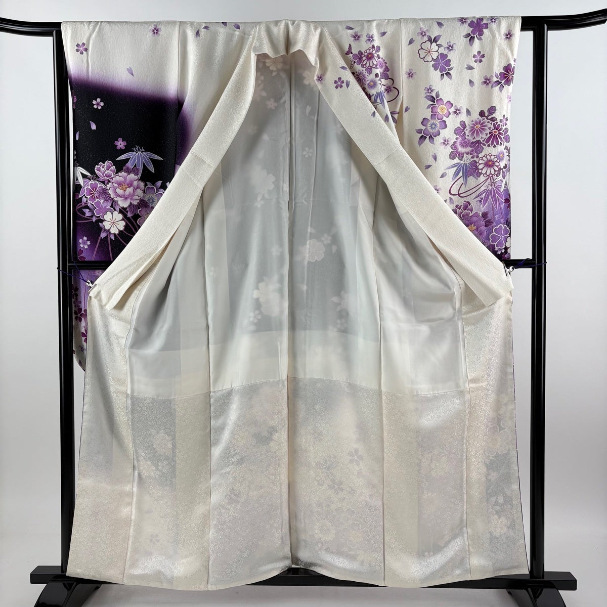 振袖 身丈150.5cm 裄丈62cm 正絹 名品 【中古】 美品】 振袖 身丈153cm 裄丈63.5cm S 袷 御所車 菊 金彩 ぼかし 赤