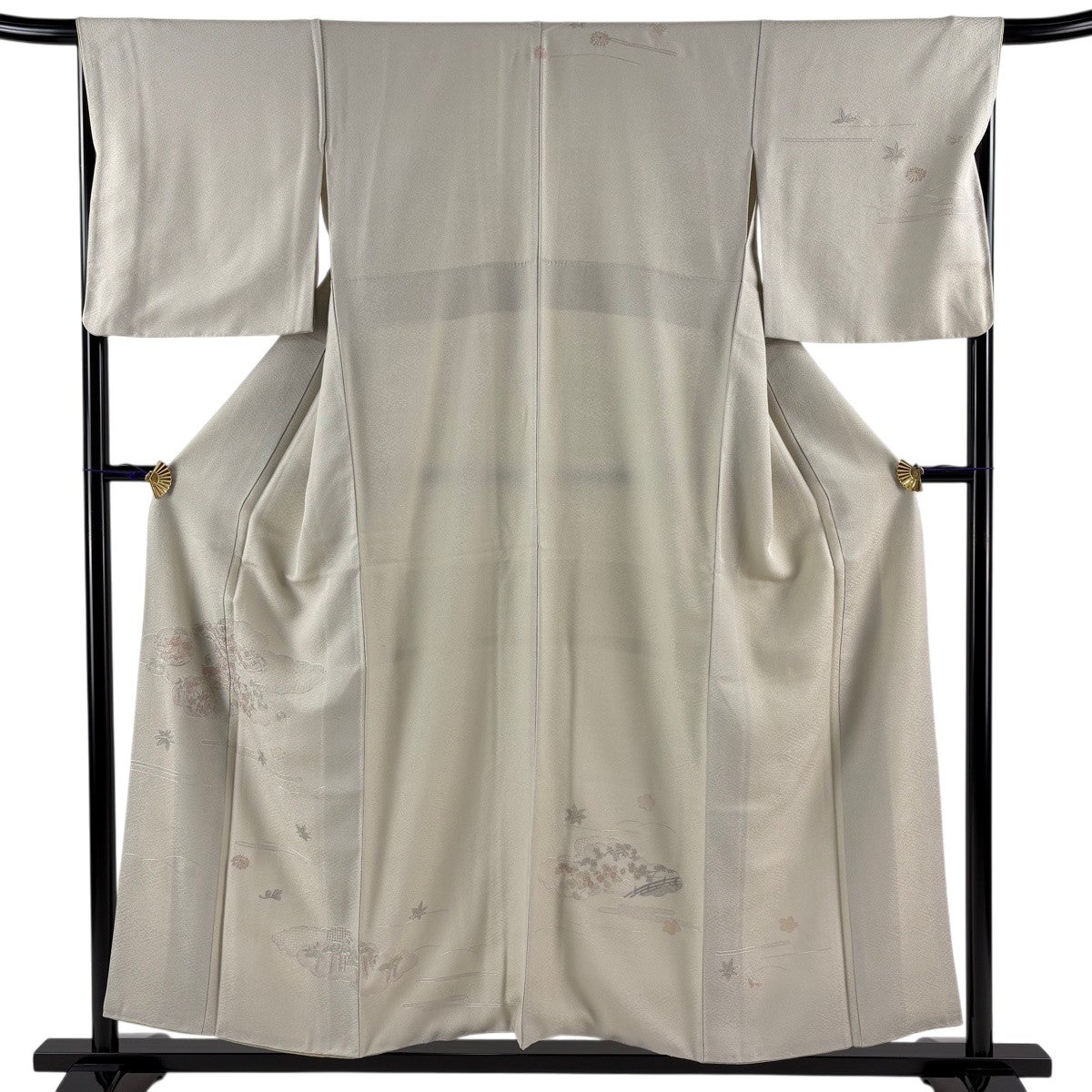 【美品】 付下げ 身丈155.5cm 裄丈63cm 正絹 秀品 【中古】 美品】 付下げ 身丈155.5cm 裄丈64.5cm M 袷 草花 金糸 刺繍 薄緑 正絹
