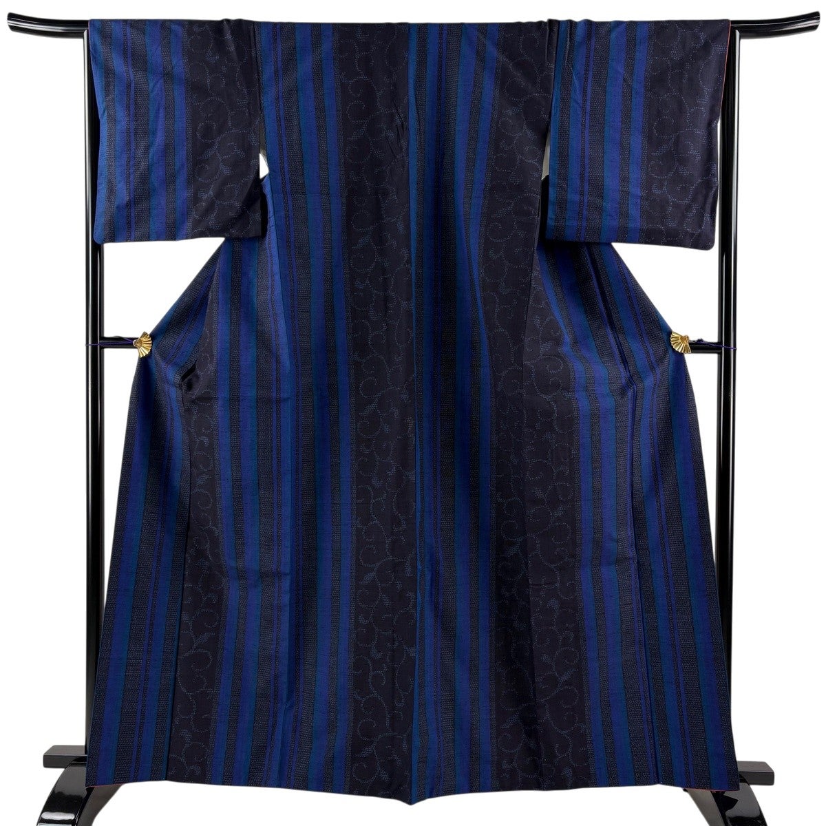 美品】 紬 身丈162cm 裄丈66cm M 袷 証紙あり 唐草 縞 濃紺 正絹 秀品