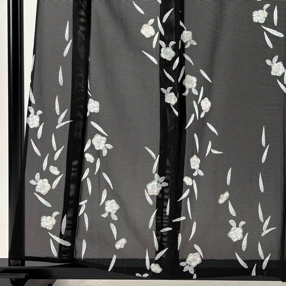 【美品】 小紋 身丈160cm 裄丈63.5cm 化繊 秀品 【中古】 美品】 小紋 身丈160cm 裄丈65.5cm M 袷 前田仁仙 仁仙花布 落款あり