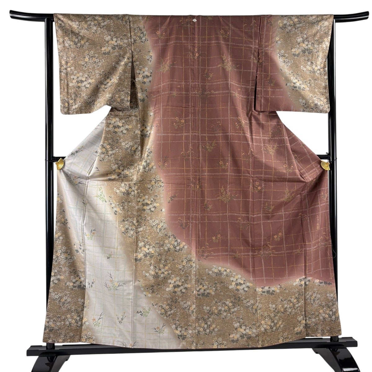 【美品】 紬 身丈159cm 裄丈63.5cm 正絹 名品 【中古】 美品】 紬 身丈159.5cm 裄丈63.5cm S 単衣 縞 幾何学 薄茶色 正絹 名品