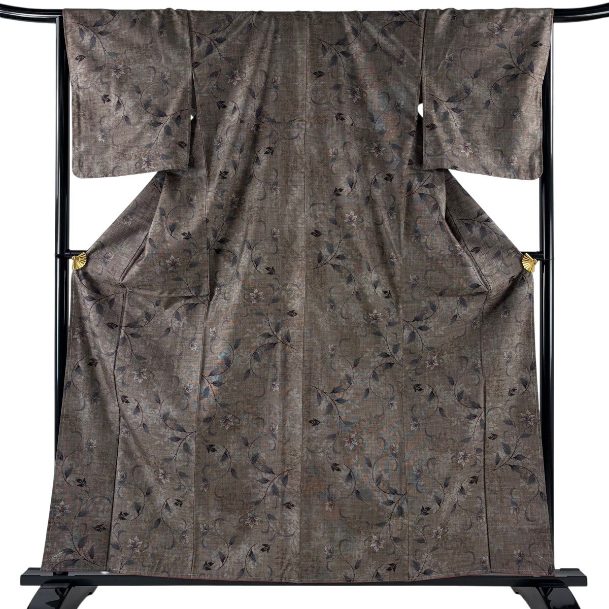 【美品】 紬 身丈160.5cm 裄丈64.5cm 正絹 逸品 【中古】 美品】 紬 身丈160cm 裄丈66cm M 袷 花唐草 焦茶色 正絹 秀品｜中古