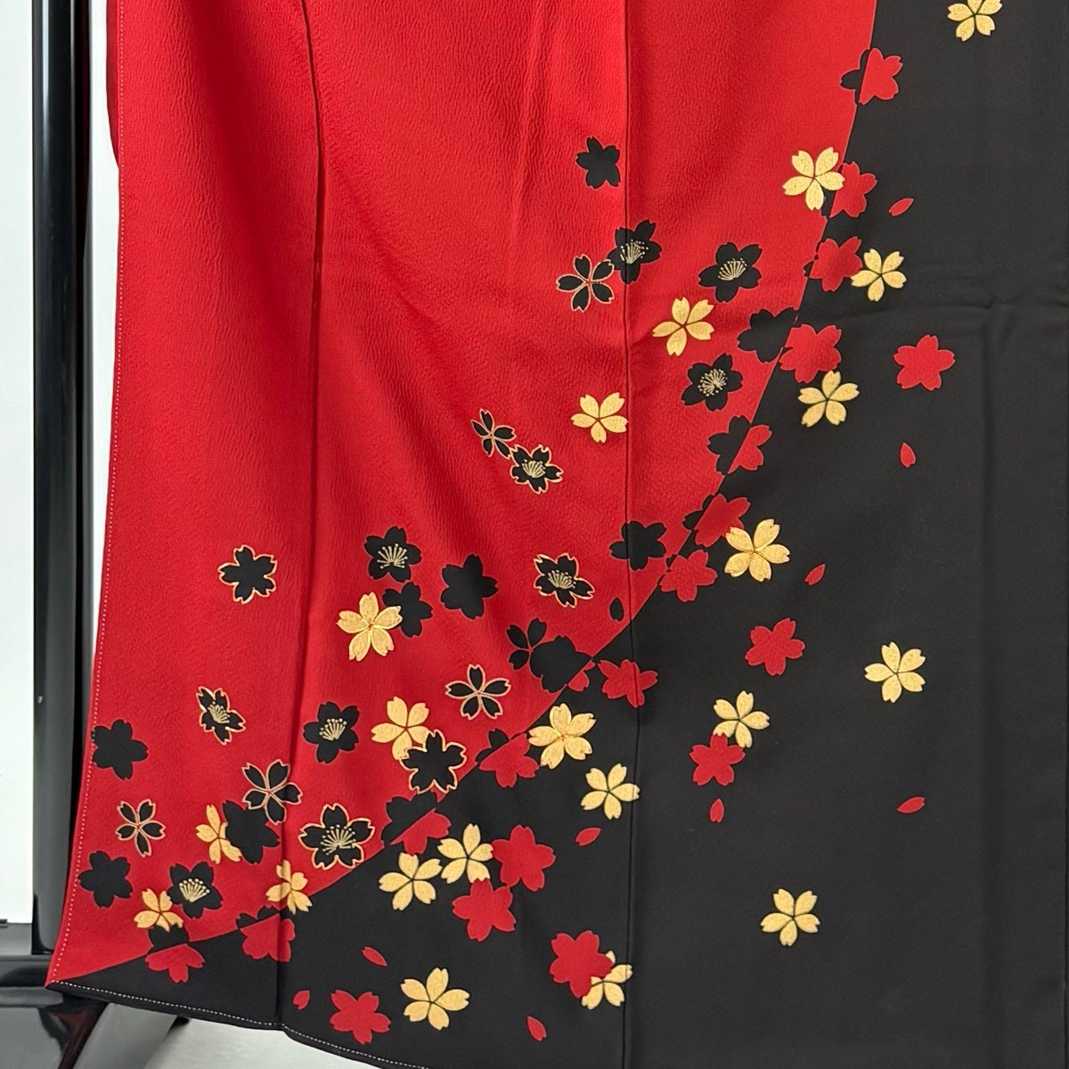 振袖 美品 名品 身丈163cm 裄丈65.5cm 正絹 【中古】 美品】 振袖 身丈163cm 裄丈69cm L 袷 桜 金糸 金彩 赤 正絹 秀品