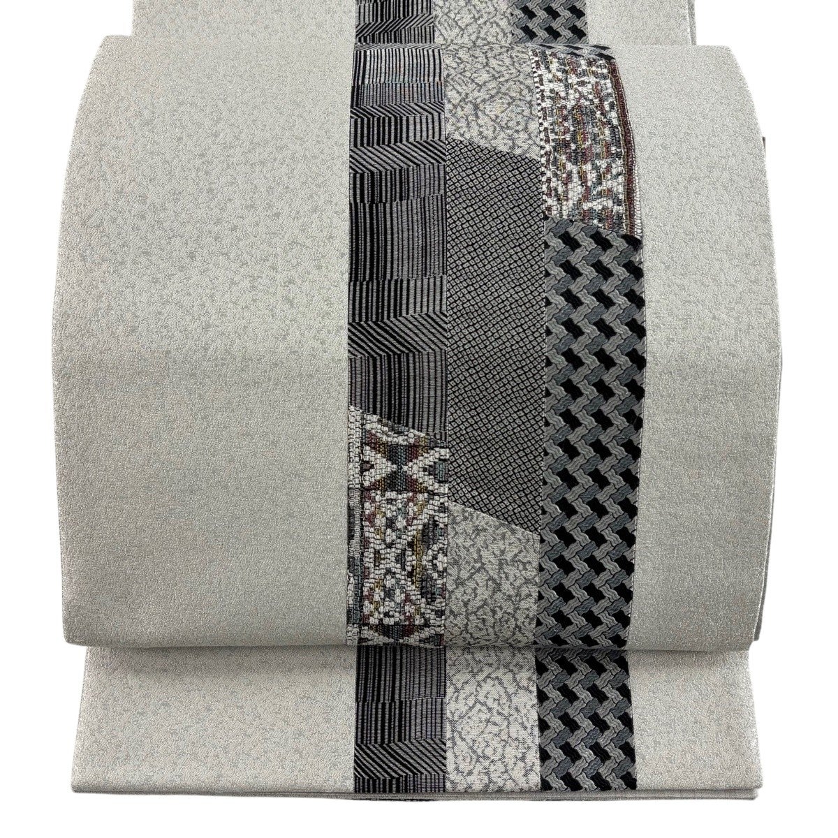 美品】 袋帯 秀品 幾何学 螺鈿箔 金銀彩 灰色 お太鼓柄 正絹｜中古