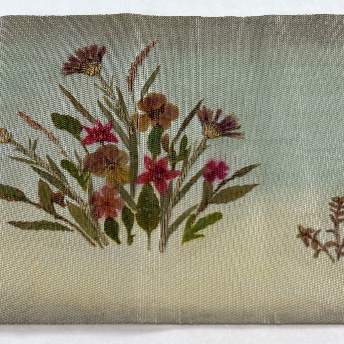 【中古】 名古屋帯 正絹(金銀糸除く) ベージュ グリーン 草花柄 山岳柄 和装 呉服 和服 きもの レディース 女性 中古】 帯 軽装帯 正絹(金銀糸除く) 薄緑 金 銀 くすみカラー 作り帯