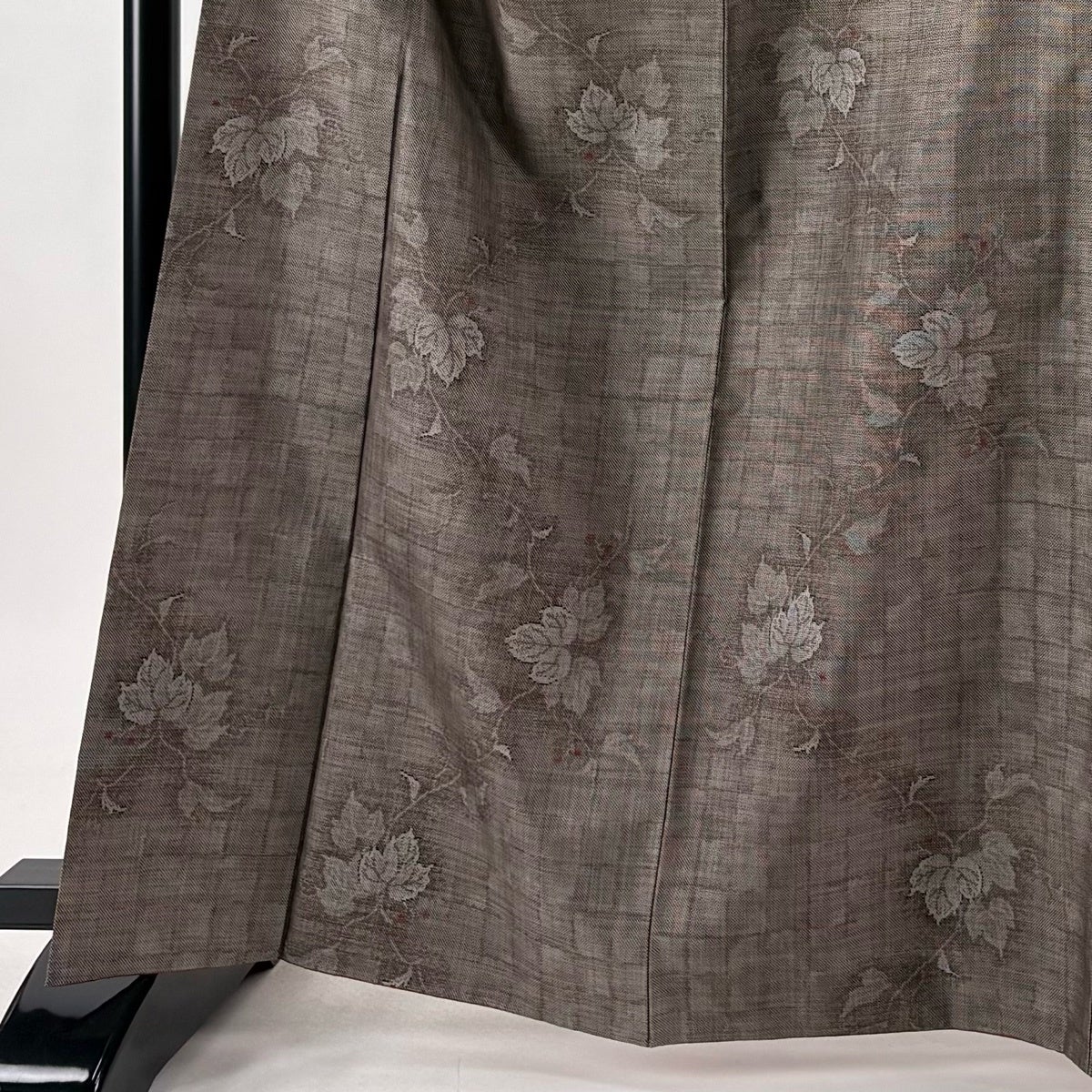 美品】 大島紬 身丈165cm 裄丈65cm M 袷 純泥染 証紙あり 葉と実 焦