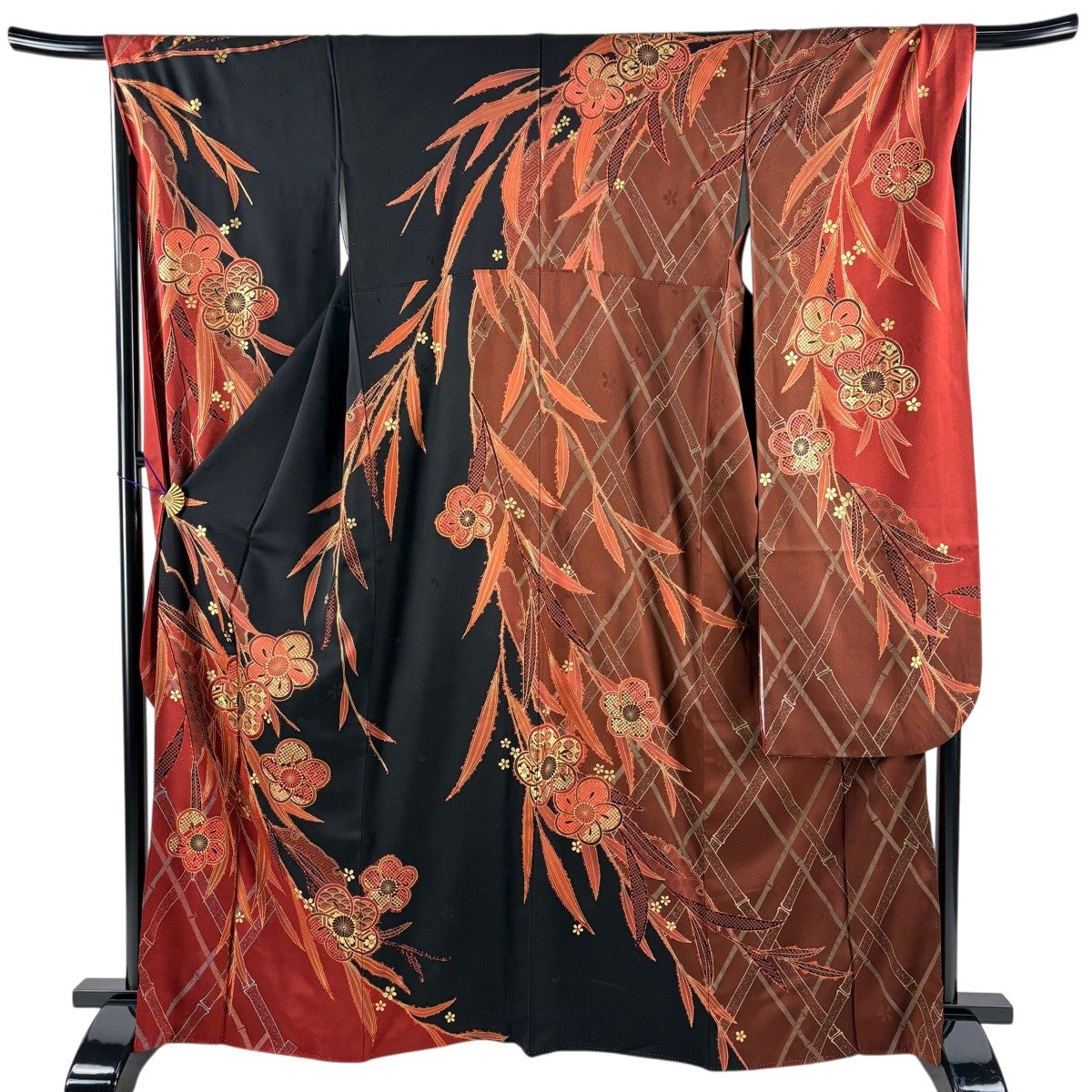 NA193アンティーク着物豪華金刺繍しつけ糸付き着丈128センチ裄丈60センチ 美品】 振袖 身丈167cm 裄丈67cm M 袷 梅 竹 金彩 染め分け 黒 正絹