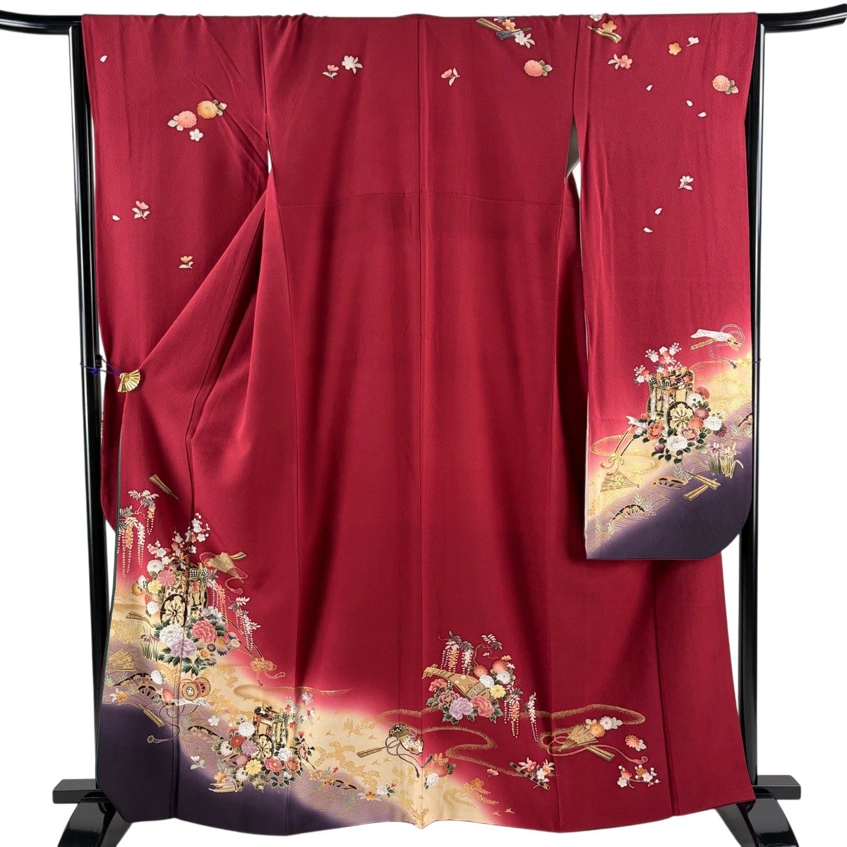 振袖 秀品 身丈164cm 裄丈66cm 正絹 【中古】 振袖 身丈164cm 裄丈65.5cm M 袷 御所車 草花 刺繍 金彩 赤 正絹 秀品