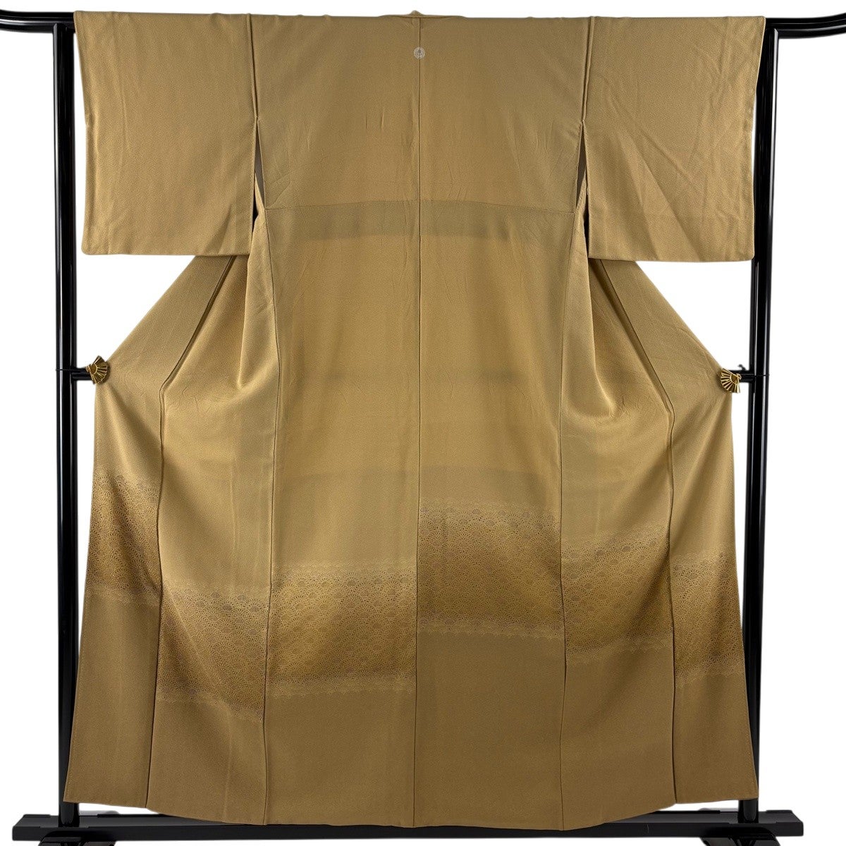 【美品】 付下げ 身丈155cm 裄丈63cm 正絹 名品 【中古】 付下げ 身丈155cm 裄丈63cm S 袷 橋 梅 刺繍 赤紫 正絹 秀品｜中古