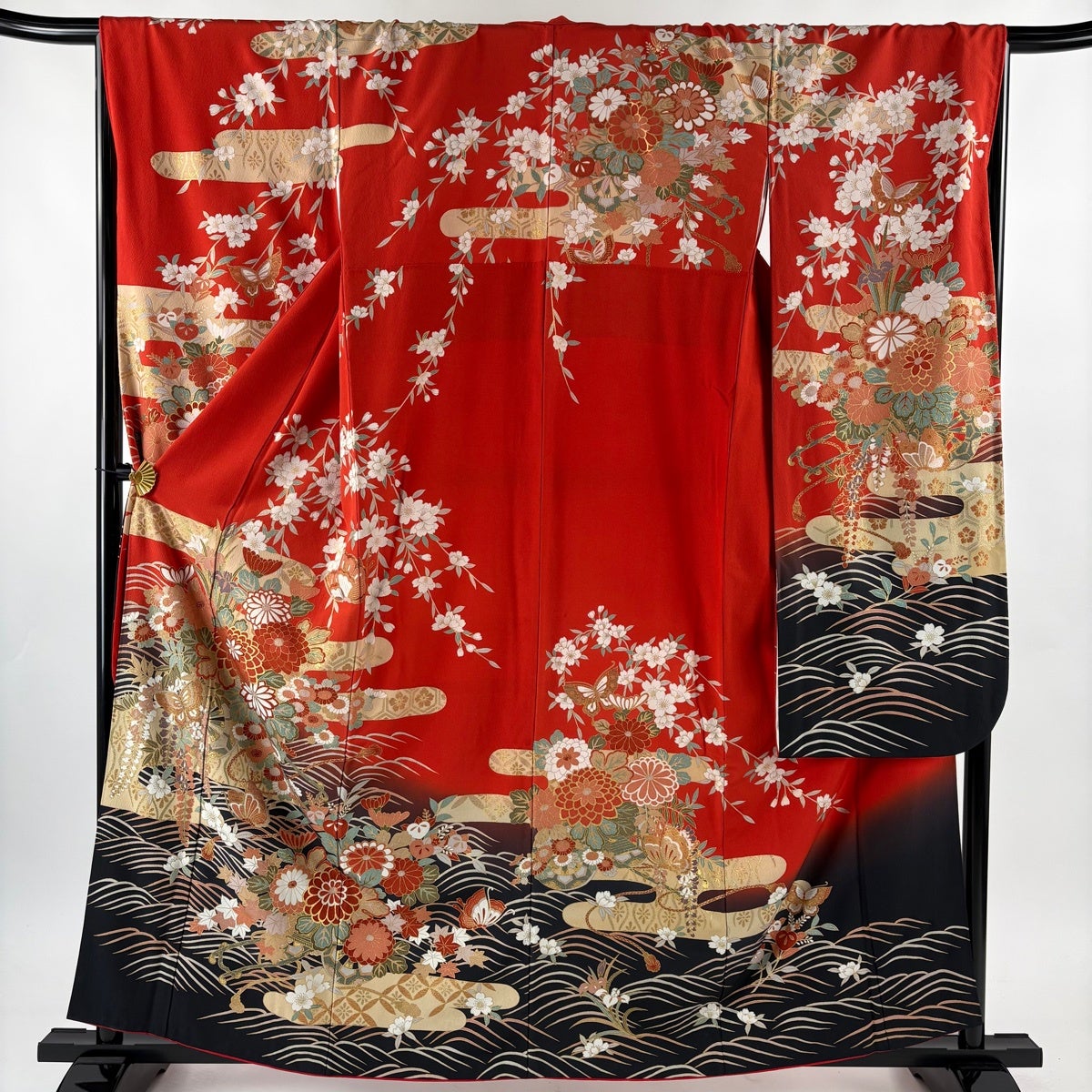 振袖 秀品 身丈158.5cm 裄丈67cm 正絹 【中古】 振袖 身丈158cm 裄丈68cm L 袷 草花 蝶 金彩 染め分け 朱色 正絹 秀品